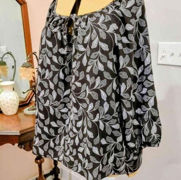 NEW 1X Blk Leaf Blouse - Picture 4 of 8
